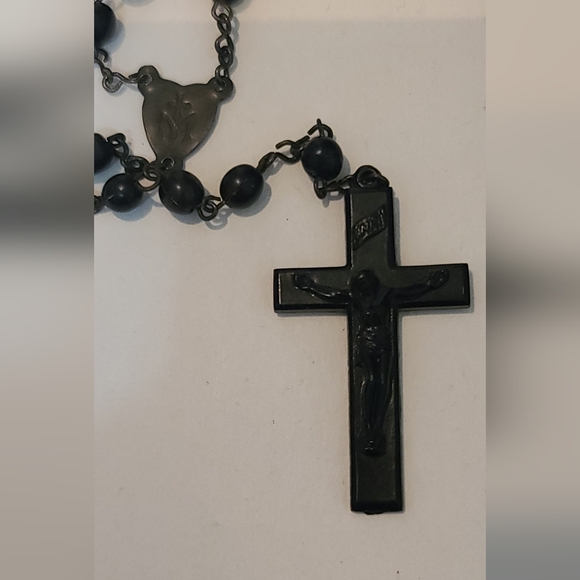 Rosary Black Beads ~ Black Cross Vintage - Picture 3 of 4